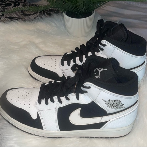 Jordan 1 mid black/white mens size 10 mint condition - Picture 10 of 16